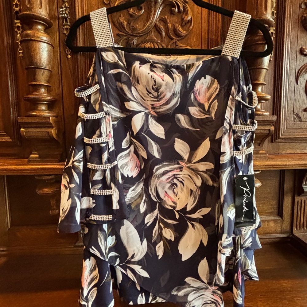 NWT - NAVY FLORAL / RHINESTONES TOP